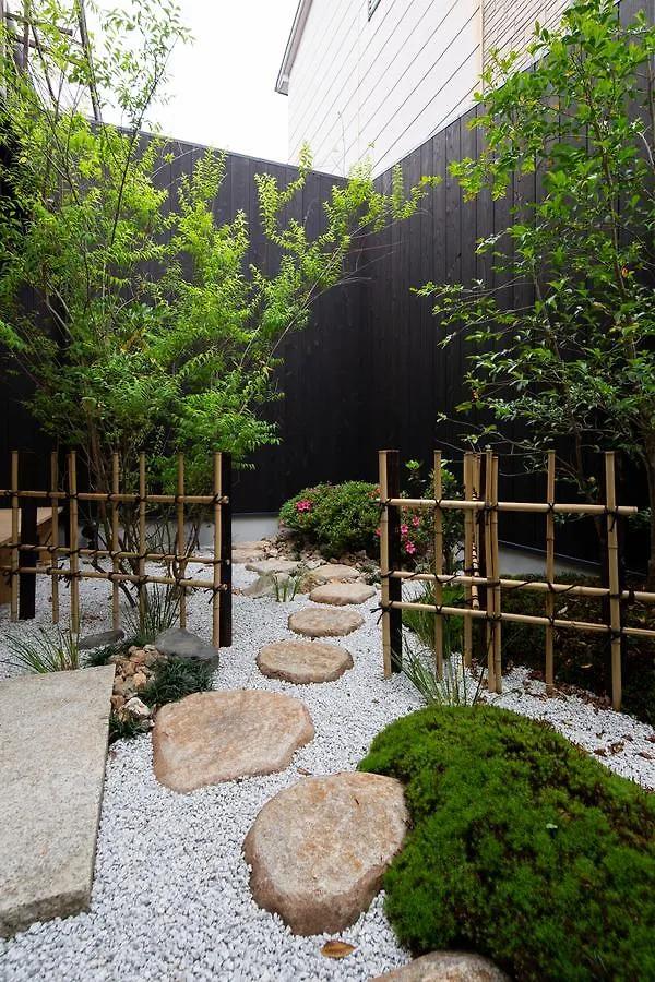 Kanade Fushimiinaribettei Kyoto Japan